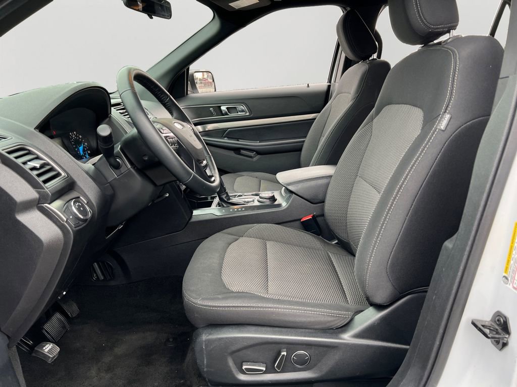 Used 2018 Ford Explorer XLT image 15