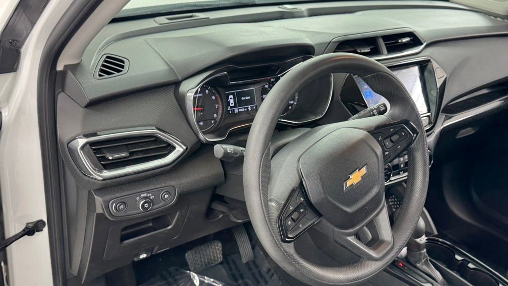 Used 2023 Chevrolet TrailBlazer LT w/ Convenience Package AWD/4WD image 37