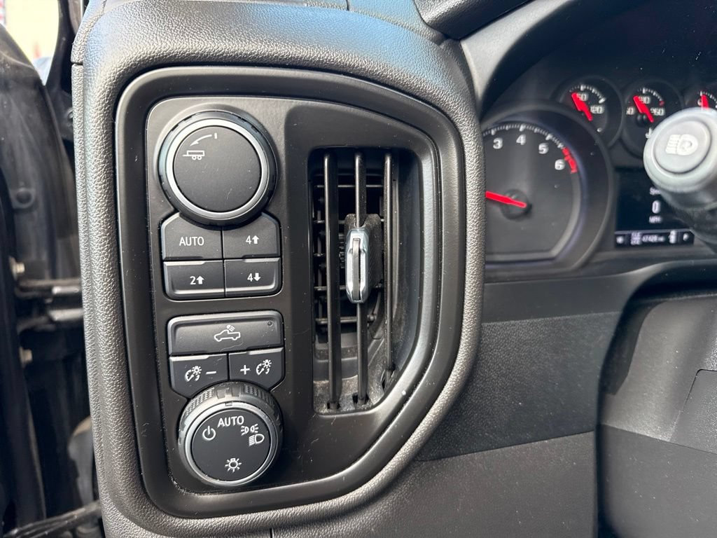Used 2022 Chevrolet Silverado 1500 Custom Trail Boss w/ LPO, Dark Essentials Package AWD/4WD image 25