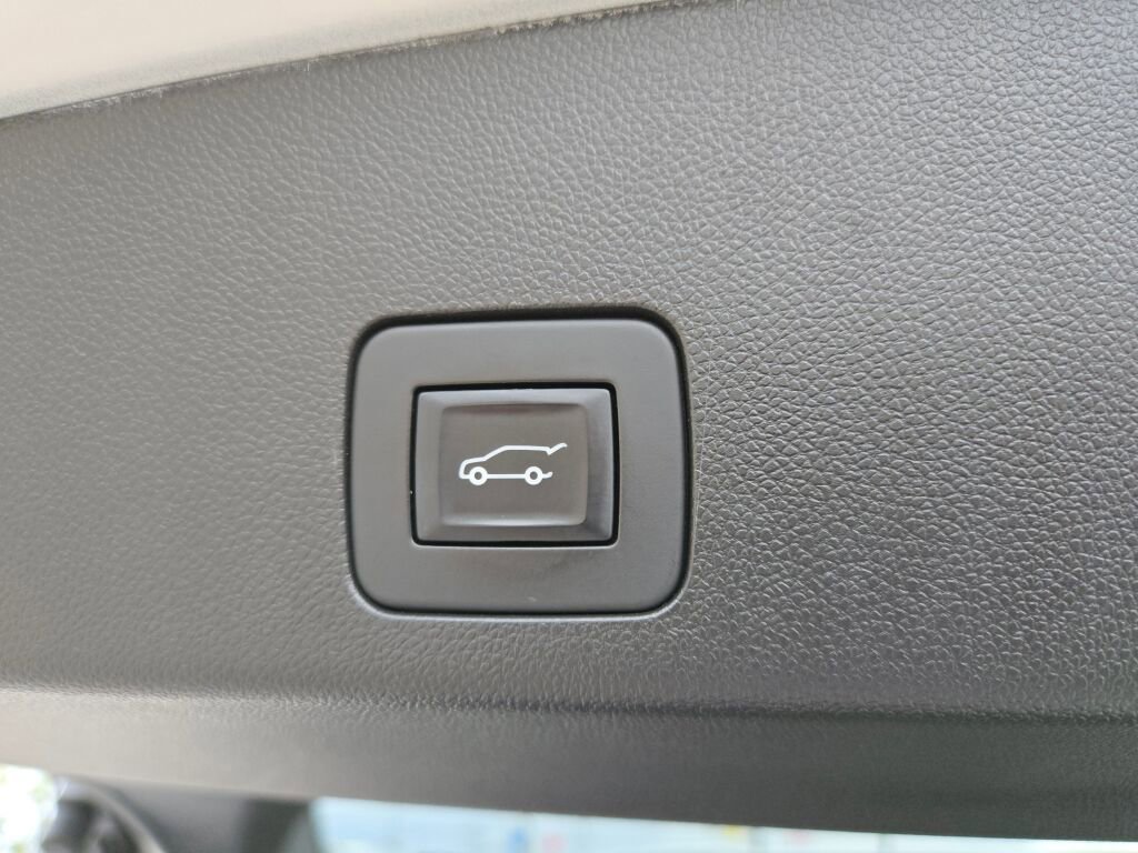 Used 2022 Buick Encore GX Essence w/ Experience Buick Package image 19