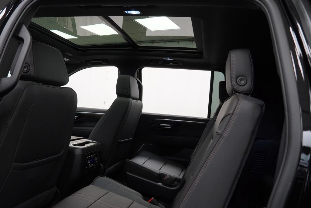 New 2026 Chevrolet Suburban High Country AWD/4WD image 14