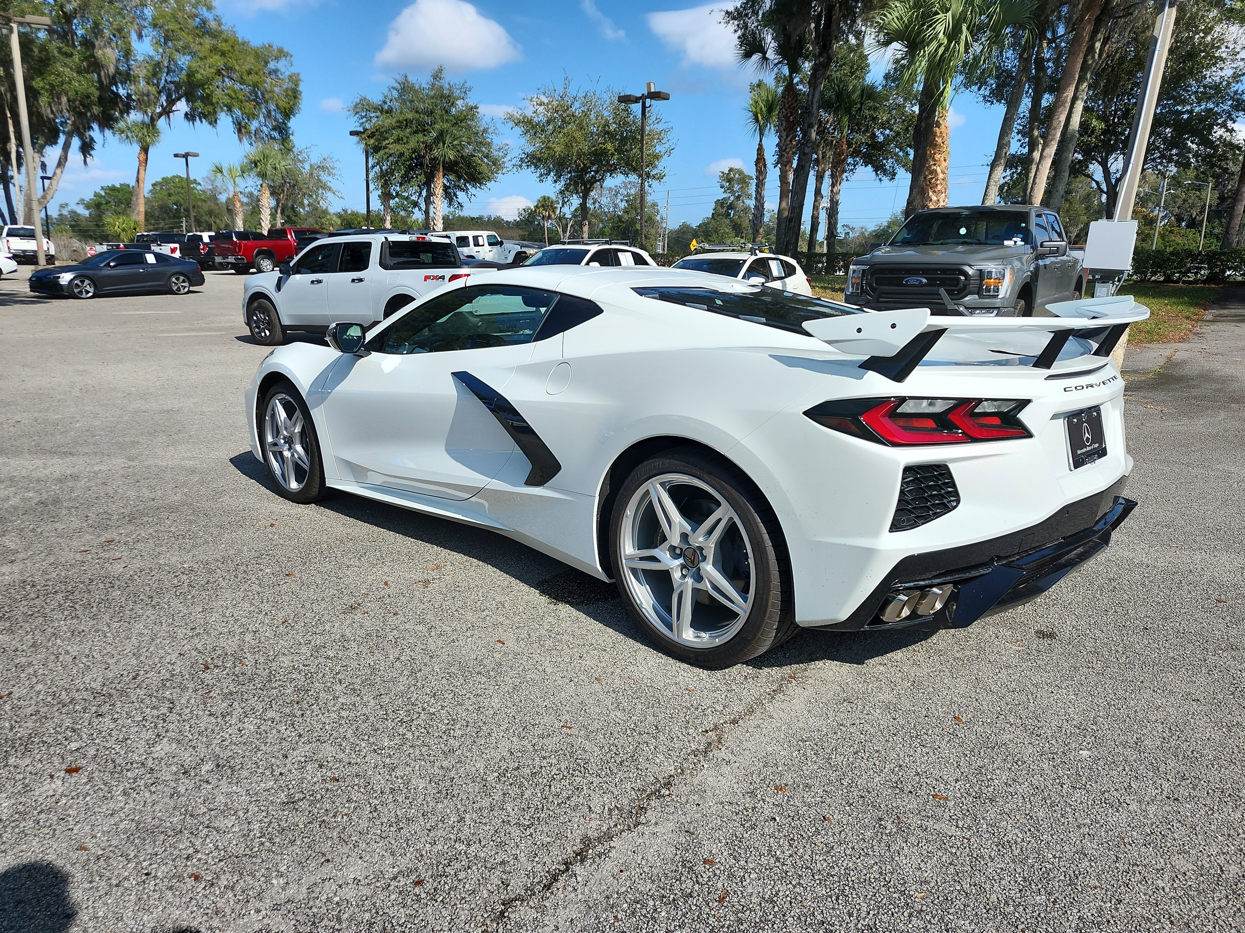 Used 2025 Chevrolet Corvette Stingray Preferred Cpe w/ 2LT image 3