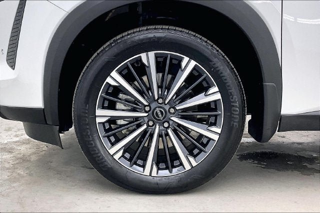Used 2026 Nissan Pathfinder Platinum AWD/4WD image 10