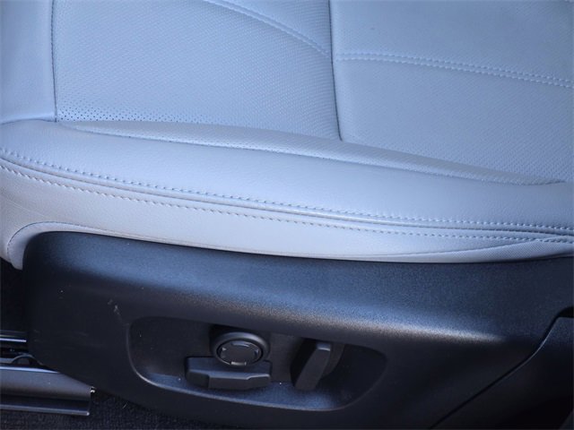 Used 2025 Land Rover Range Rover Evoque S image 29