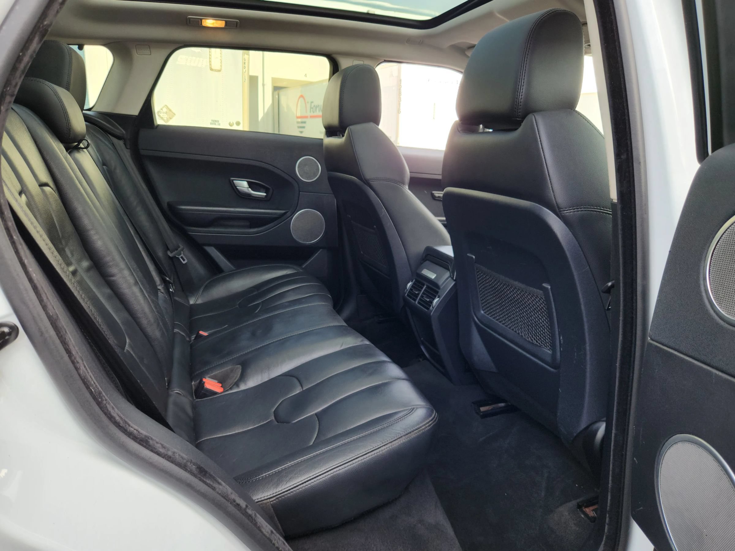 Used 2015 Land Rover Range Rover Evoque Pure Premium AWD/4WD image 17