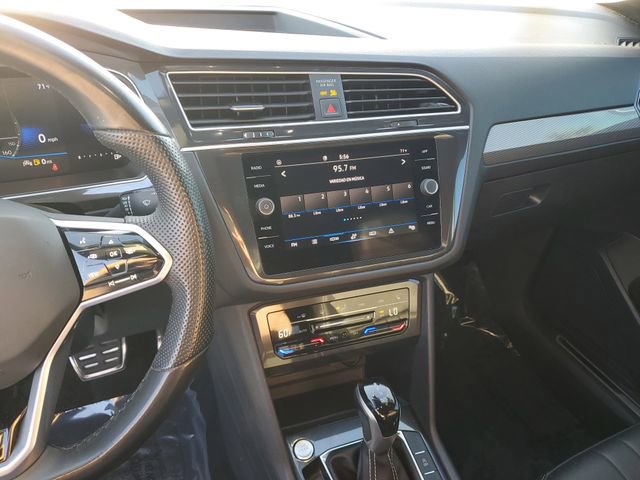 Certified 2024 Volkswagen Tiguan SE R-Line image 24