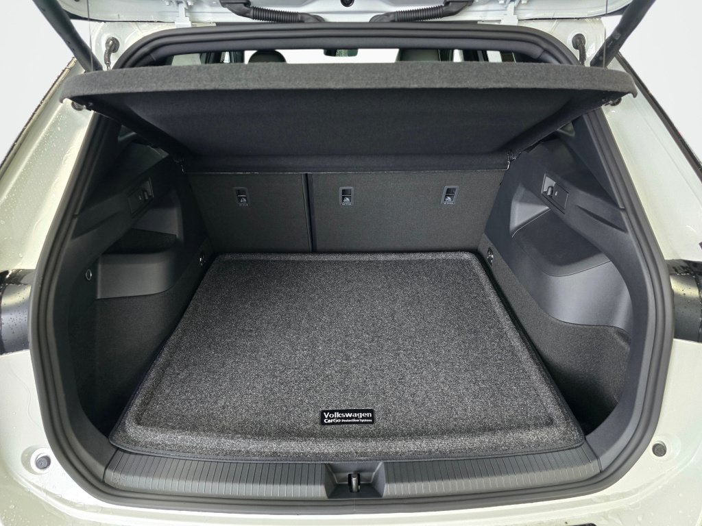 New 2026 Volkswagen Tiguan SE R-Line AWD/4WD image 17