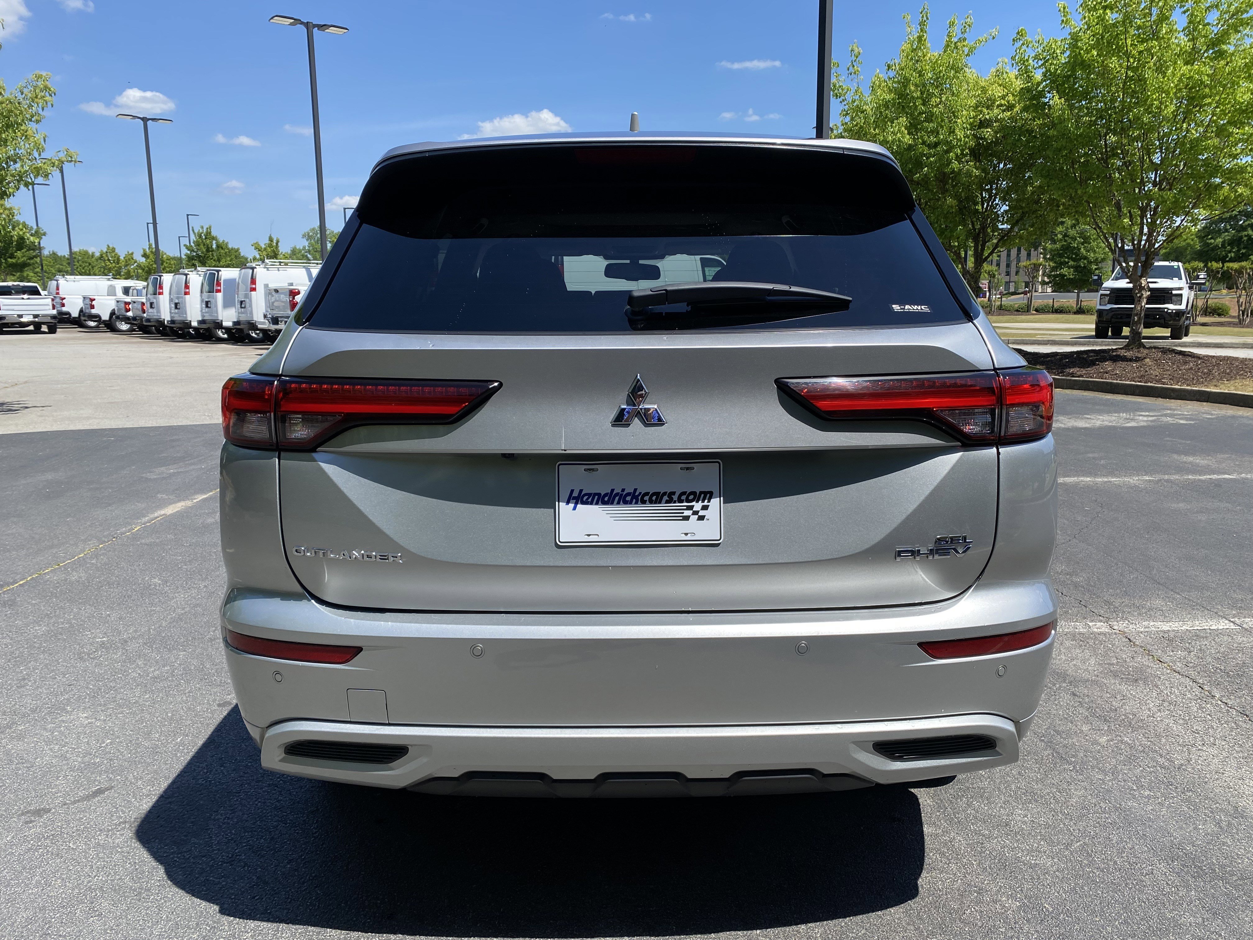 Used 2024 Mitsubishi Outlander 4WD Plug-In Hybrid image 8