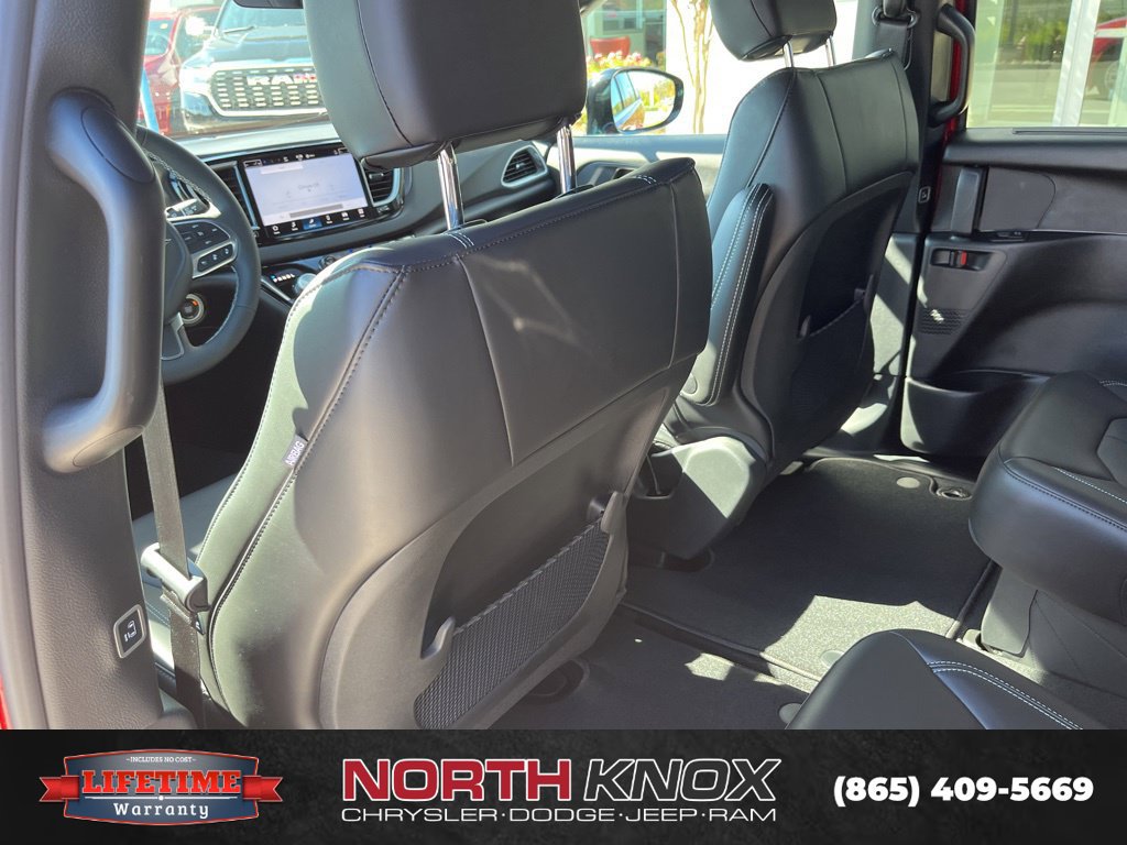 New 2026 Chrysler Voyager LX FWD image 16