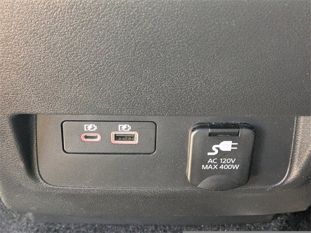 Used 2022 Nissan Frontier SV w/ SV Premium Package image 14