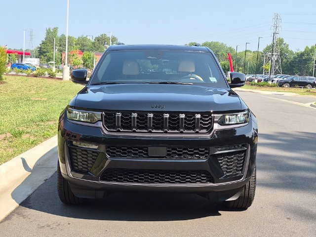 New 2026 Jeep Grand Cherokee Limited w/ Limited Altitude Package AWD/4WD image 16