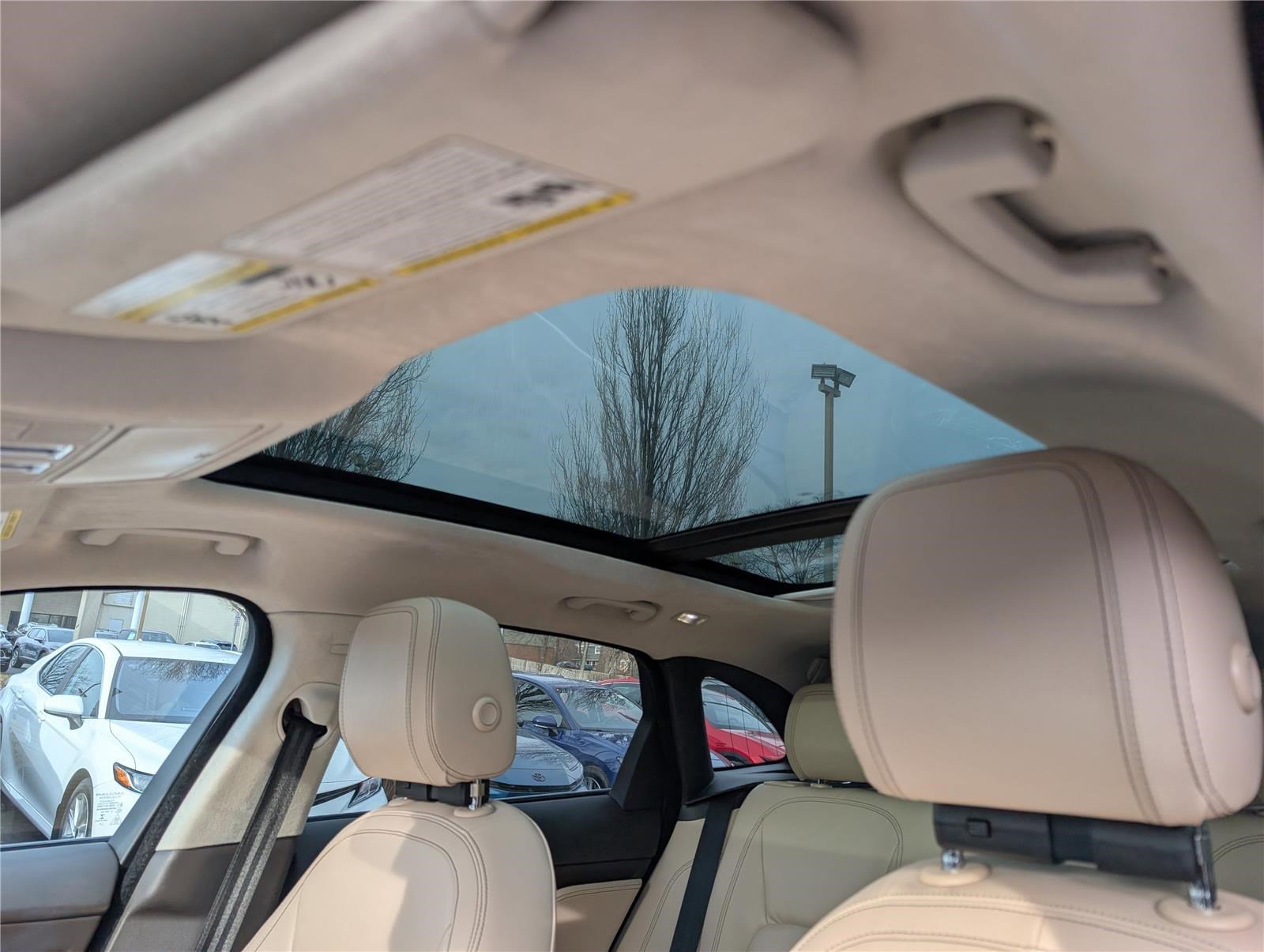 Used 2019 Jaguar F-PACE Prestige image 32