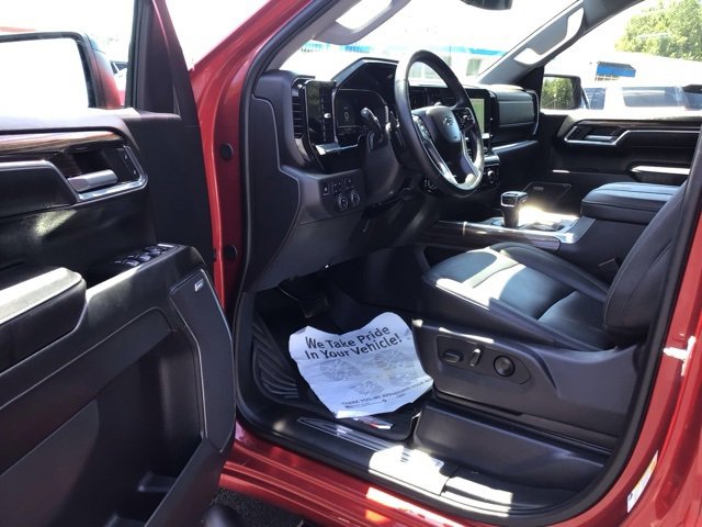 Used 2024 Chevrolet Silverado 1500 LT Trail Boss w/ Convenience Package II image 10