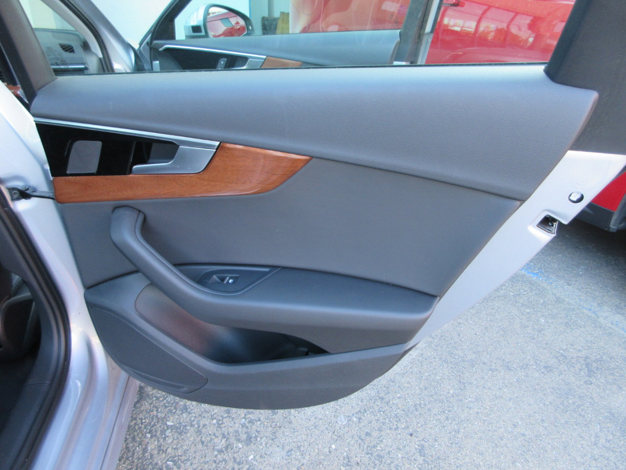 Used 2024 Audi A4 2.0T Premium image 31