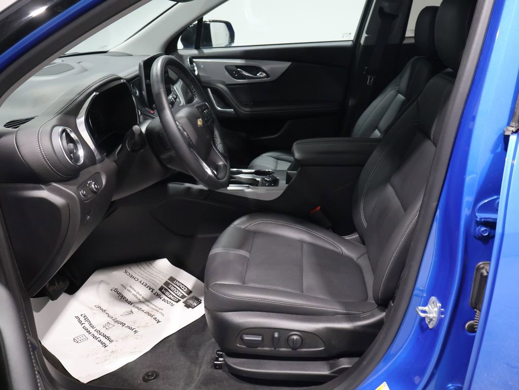 Used 2025 Chevrolet Blazer LT w/ Midnight/Sport Edition image 11