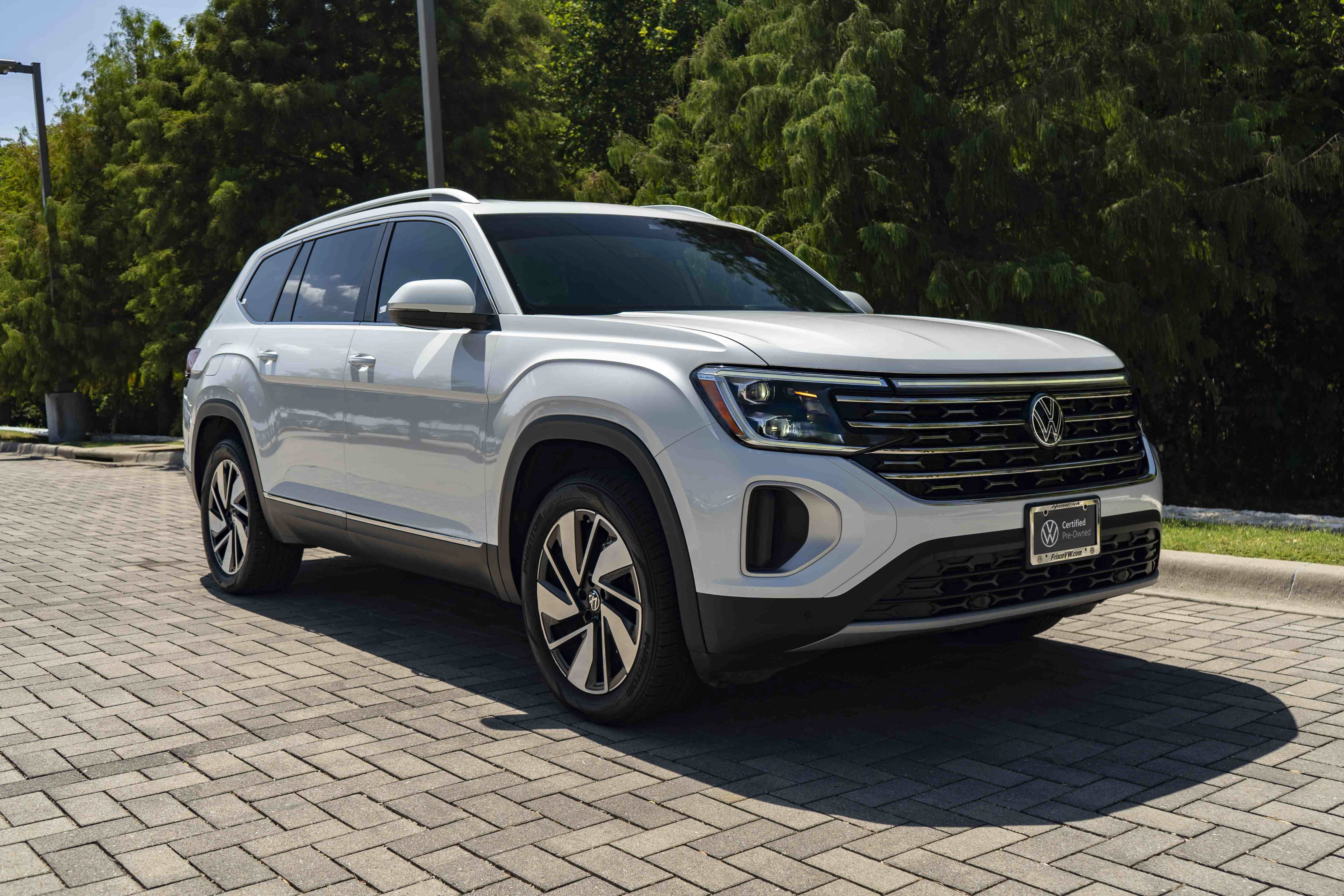 Certified 2024 Volkswagen Atlas SEL AWD/4WD image 2