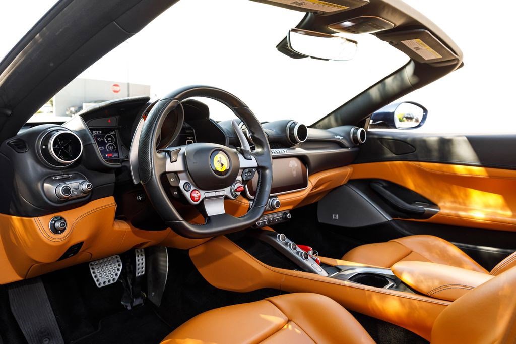 Used 2019 Ferrari Portofino RWD image 9