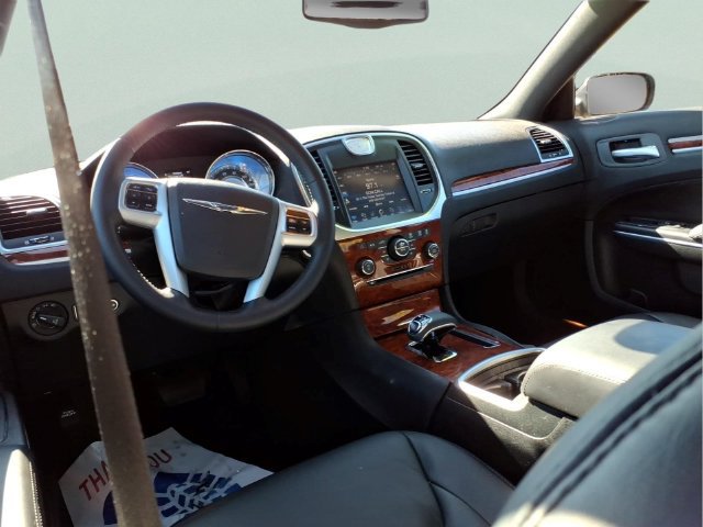 Used 2014 Chrysler 300 AWD w/ Driver Convenience Group image 14
