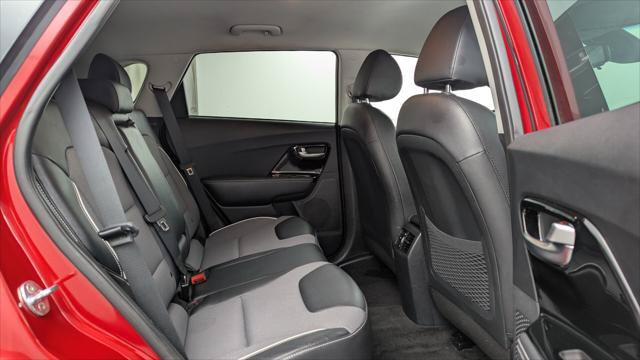 Used 2022 Kia Niro EX FWD image 19