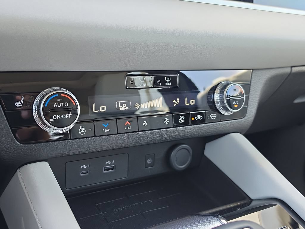 Used 2025 Mitsubishi Outlander SEL Black Edition AWD/4WD image 28