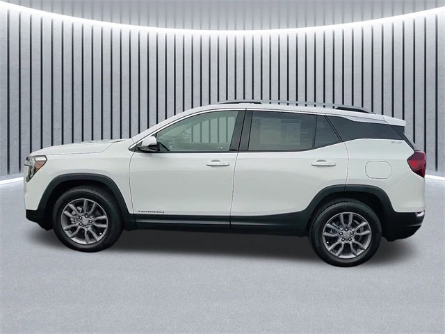 Used 2022 GMC Terrain SLT w/ LPO, Floor Liner Package image 8