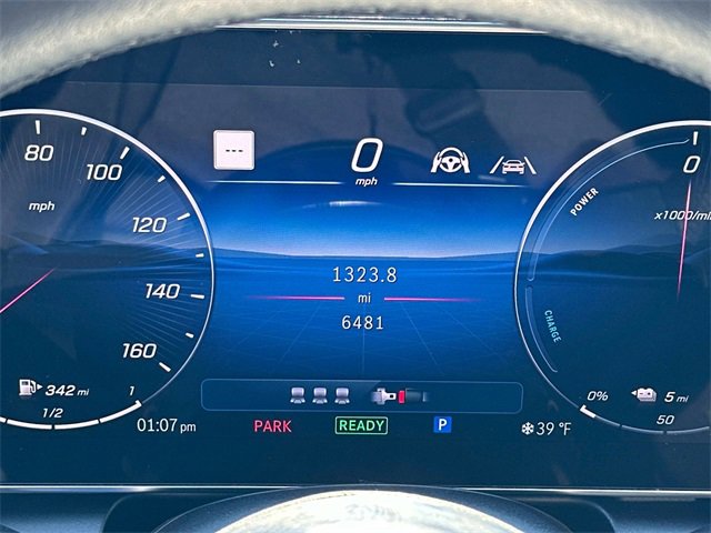 Used 2025 Mercedes-Benz GLC 350e 4MATIC image 11