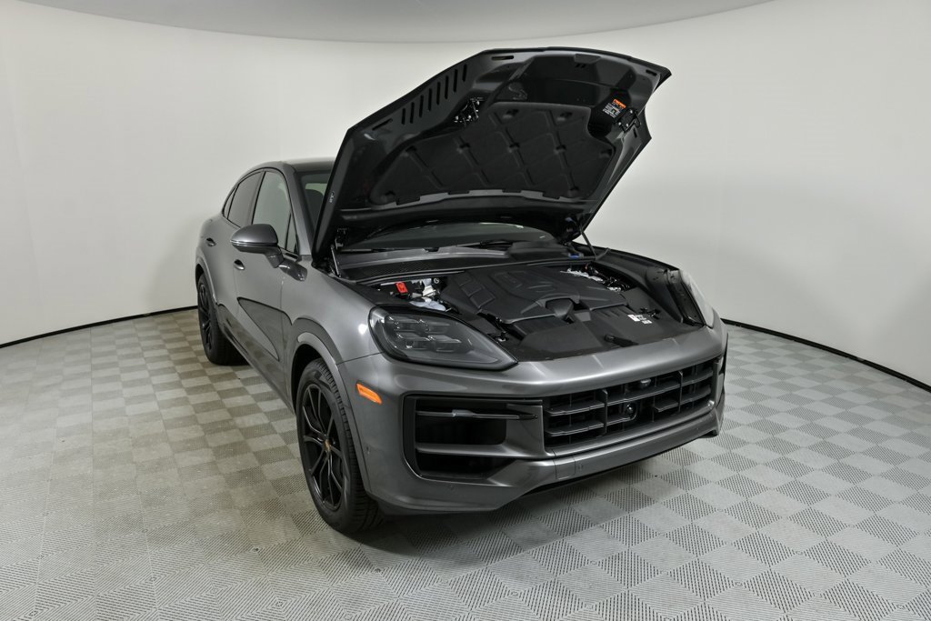 New 2025 Porsche Cayenne Coupe image 34