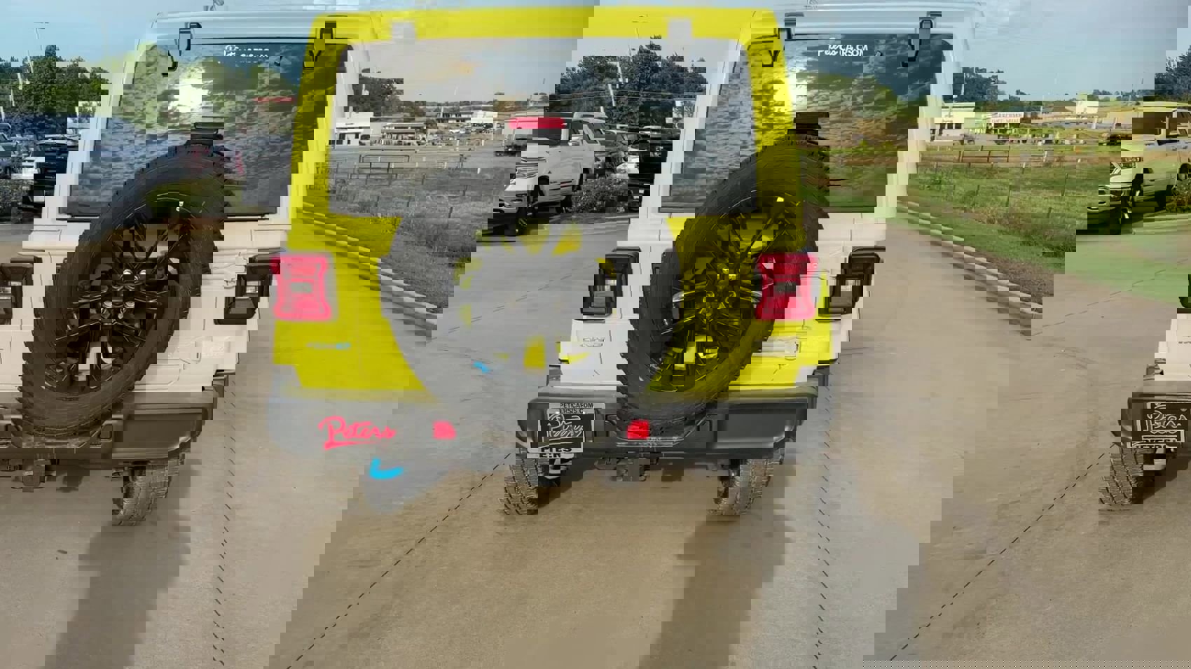 New 2023 Jeep Wrangler Sahara w/ Cold Weather Group image 7