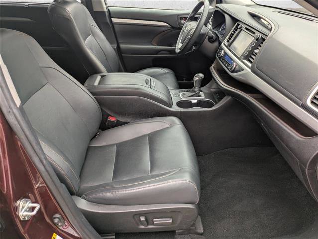 Used 2019 Toyota Highlander XLE FWD image 23