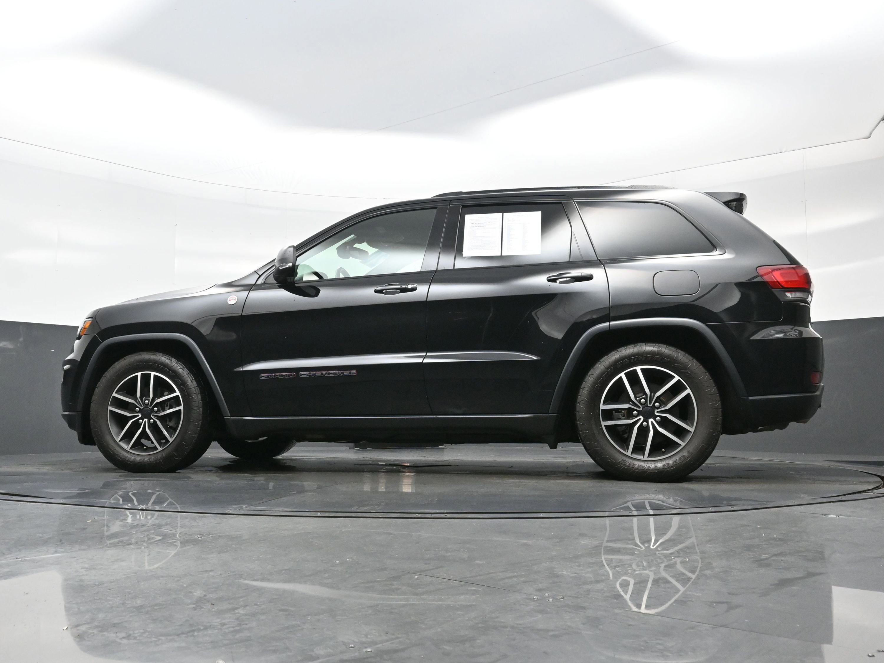 Used 2020 Jeep Grand Cherokee Trailhawk AWD/4WD image 27