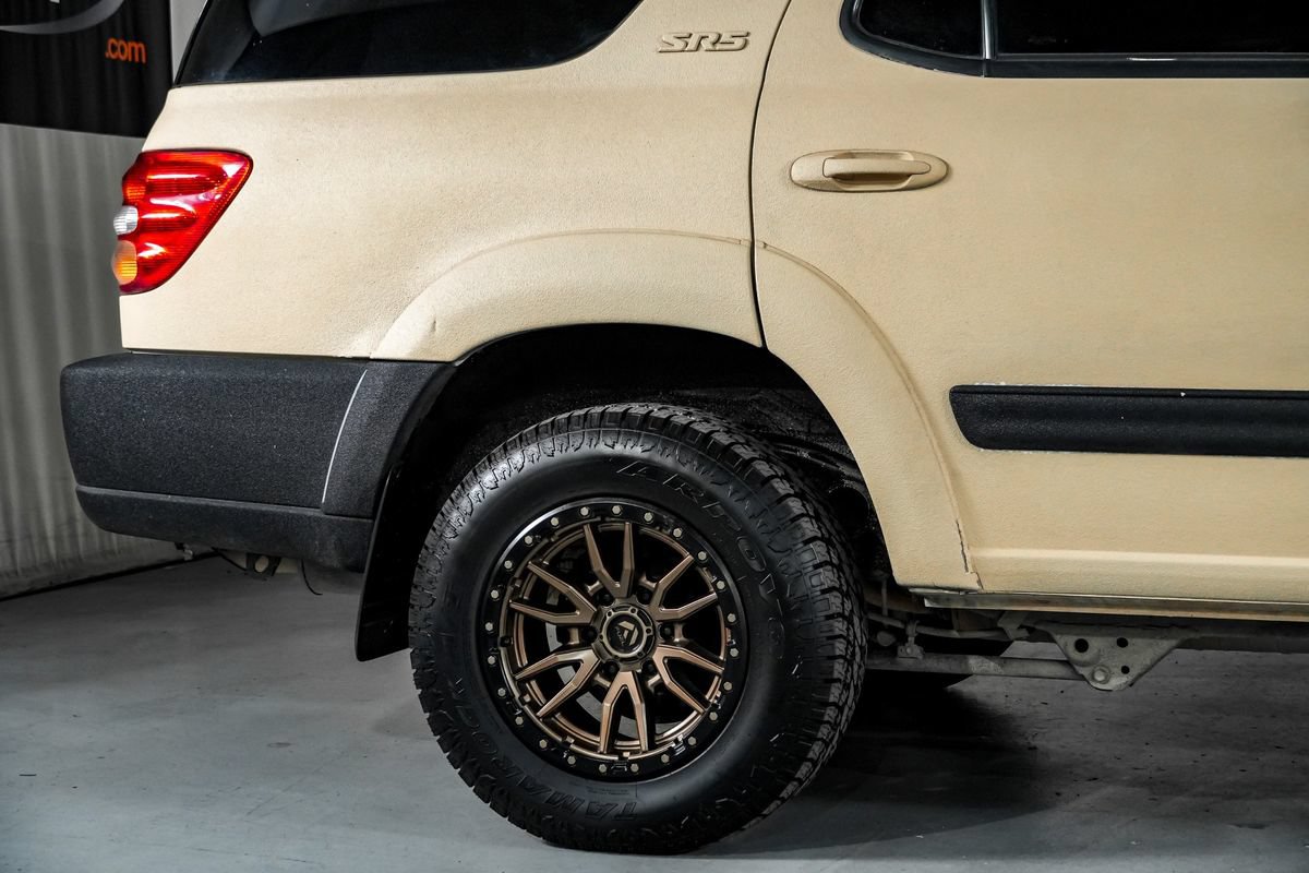 Used 2004 Toyota Sequoia SR5 w/ Convenience Pkg RWD image 6
