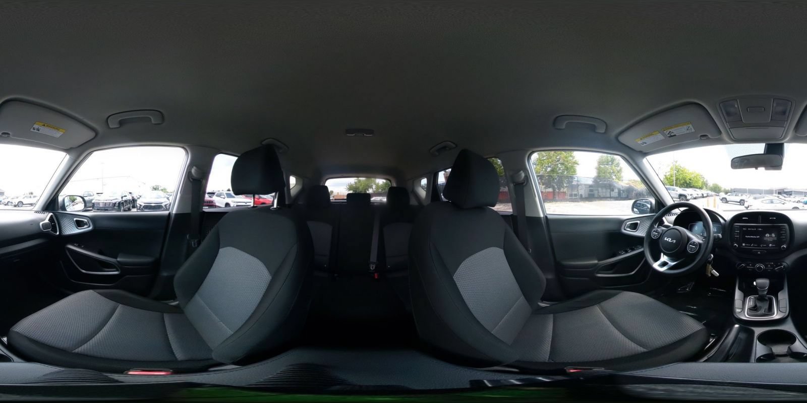Used 2025 Kia Soul LX w/ LX Technology Package FWD image 36