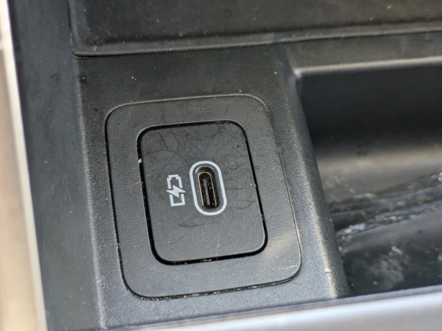 Used 2025 Land Rover Range Rover Velar Dynamic SE image 20