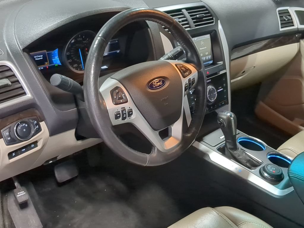 Used 2014 Ford Explorer Limited w/ Equipment Group 302A AWD/4WD image 12
