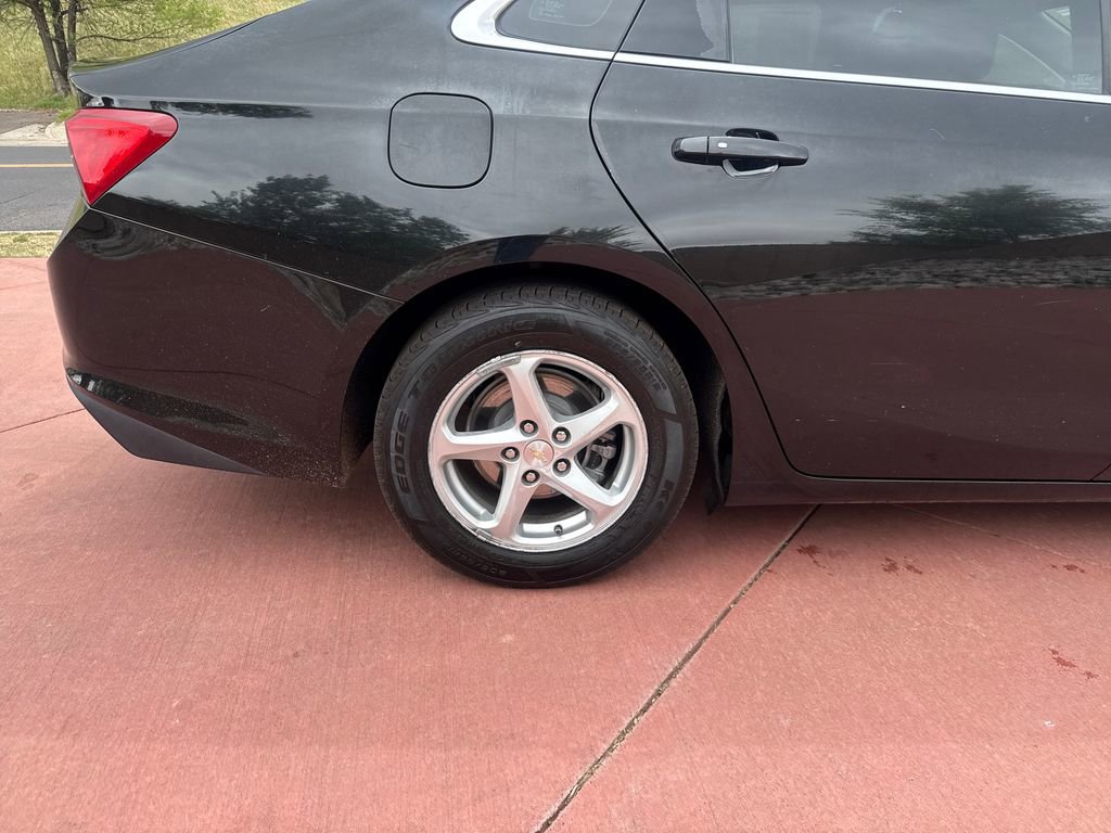 Used 2017 Chevrolet Malibu LS FWD image 32