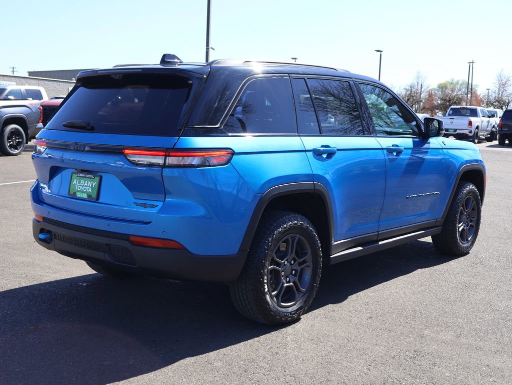 Used 2024 Jeep Grand Cherokee Trailhawk w/ Luxury Tech Group III AWD/4WD image 8
