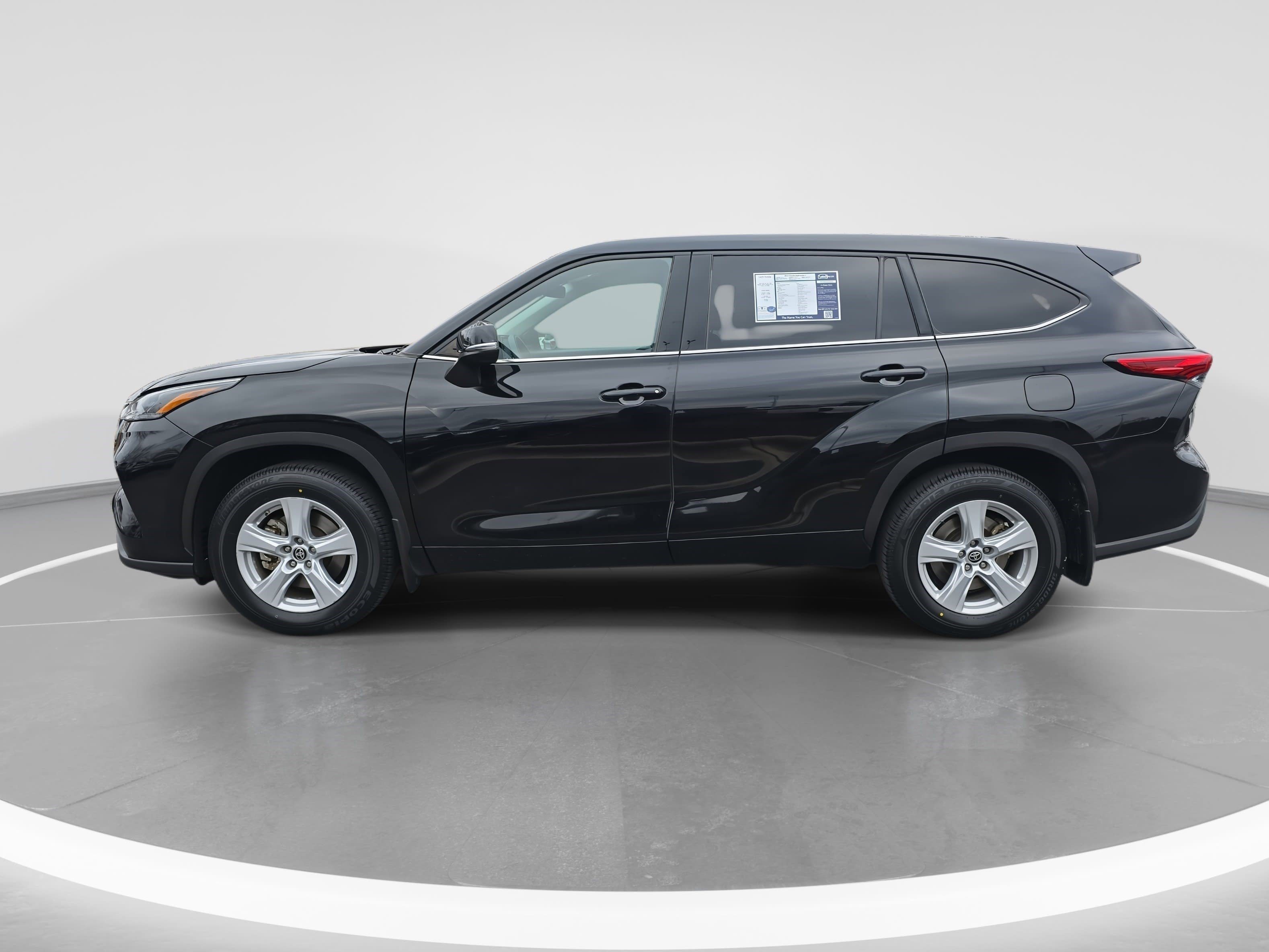 Used 2021 Toyota Highlander L image 8