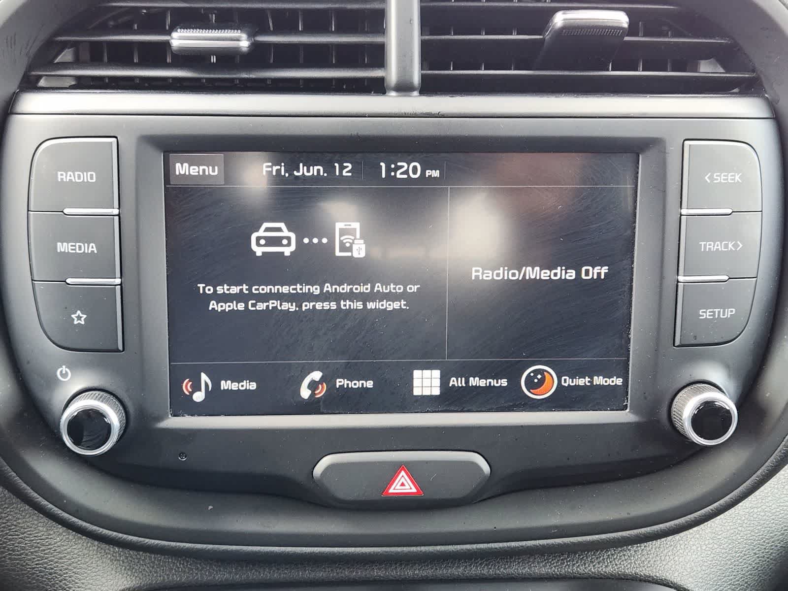 Certified 2025 Kia Soul LX w/ LX Technology Package FWD image 17