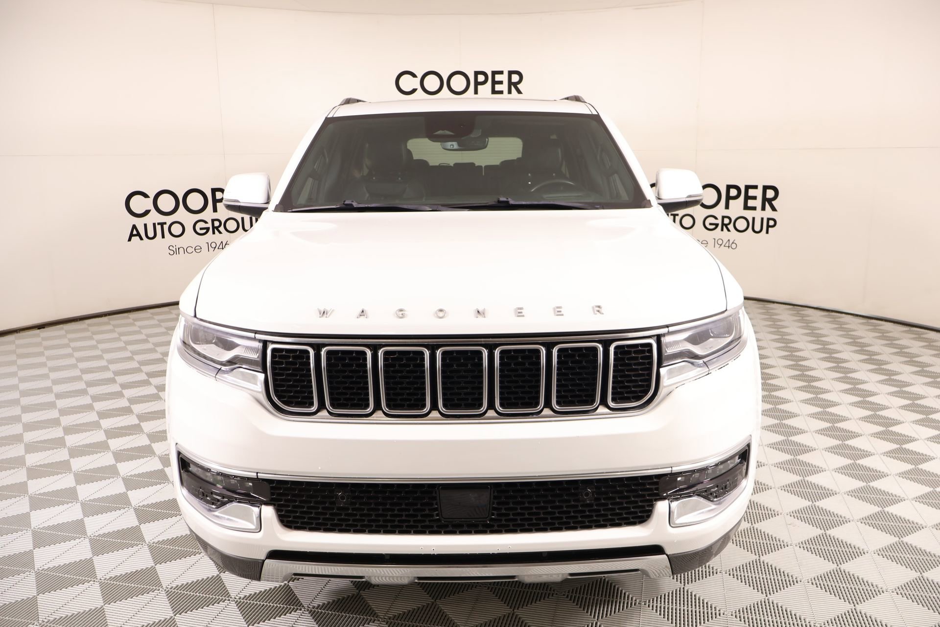 Used 2022 Jeep Wagoneer Series III w/ Premium Group I AWD/4WD image 10