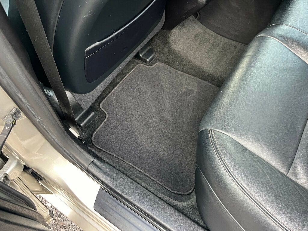 Used 2013 Toyota Avalon image 25