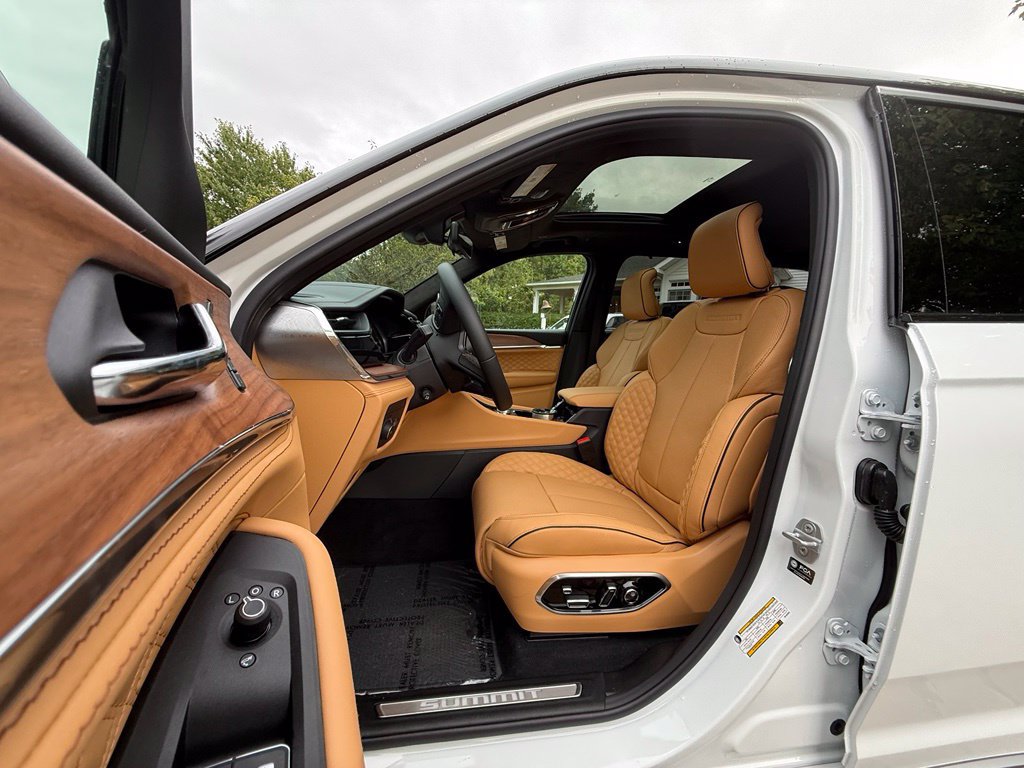 New 2027 Jeep Grand Cherokee Summit AWD/4WD image 5