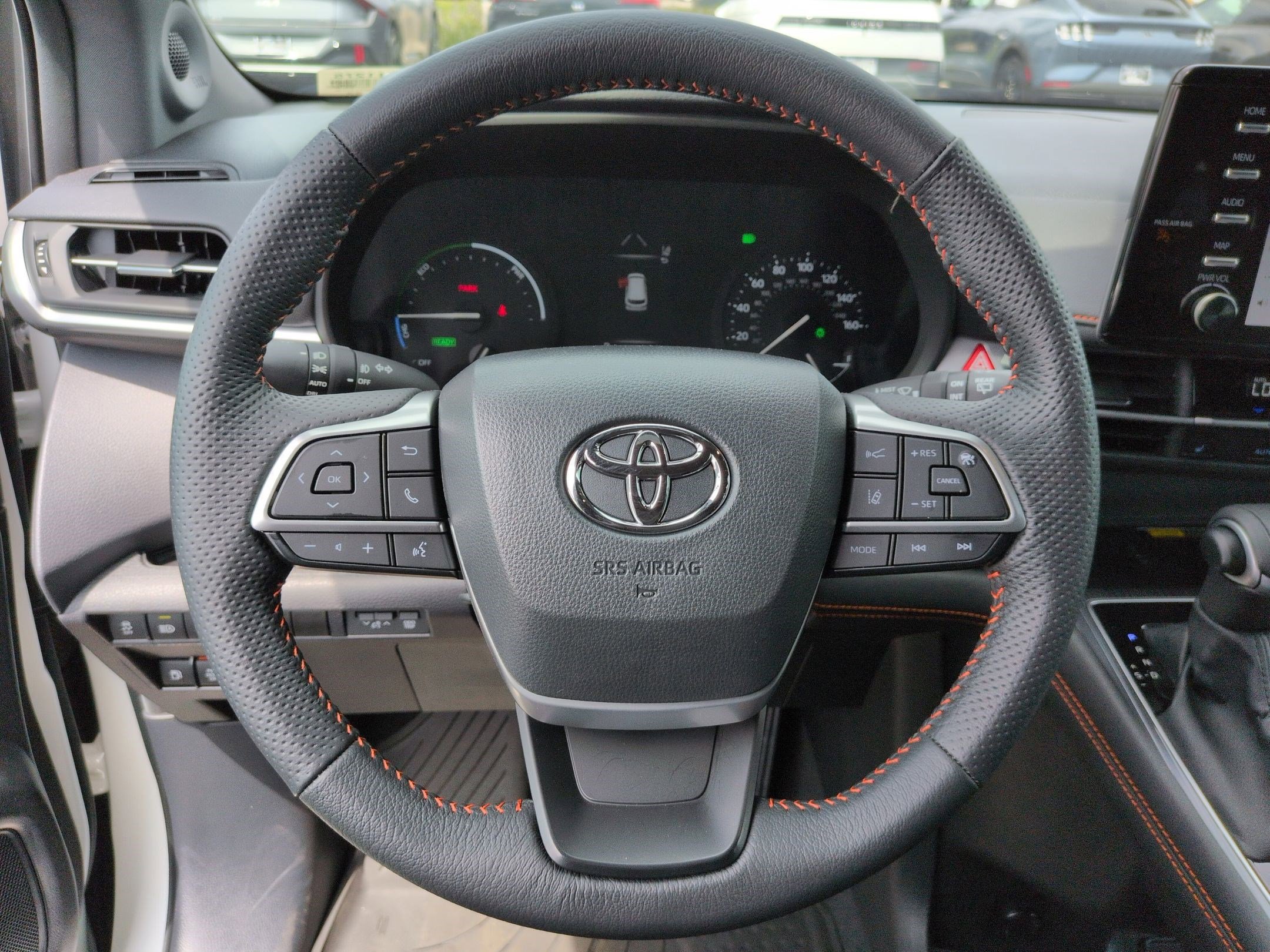 Used 2024 Toyota Sienna XSE w/ XSE Plus Package image 18