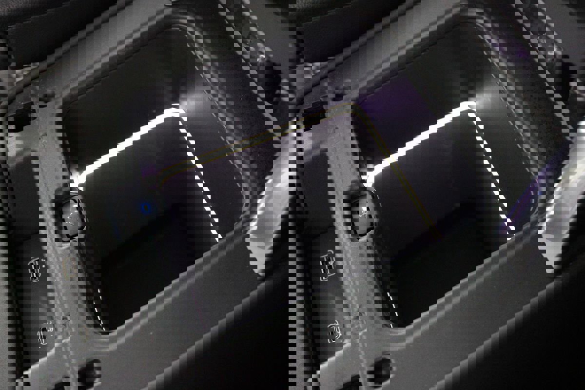 Used 2022 Land Rover Discovery S image 30