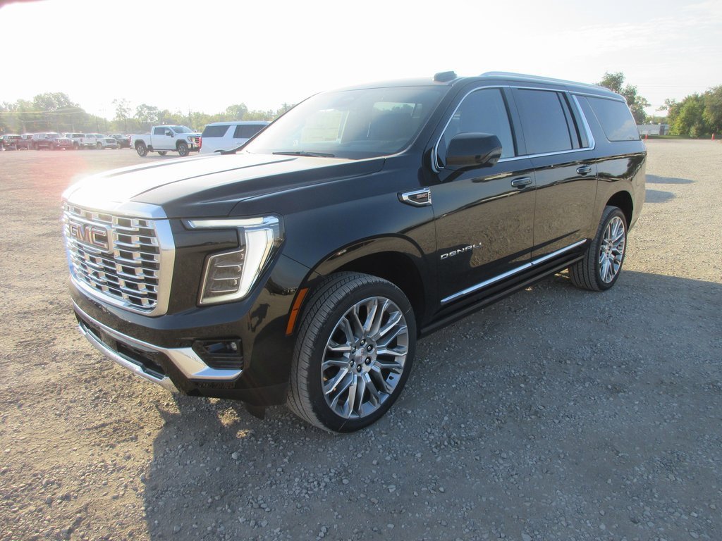 New 2026 GMC Yukon XL Denali w/ Denali Reserve Package image 9