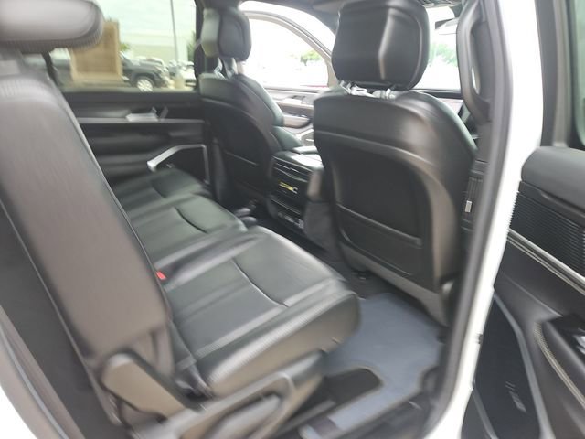 Used 2022 Jeep Wagoneer Series I w/ Premium Group I AWD/4WD image 28