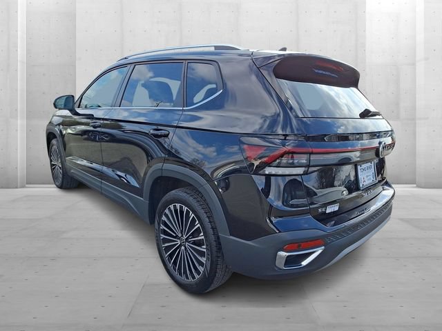 Used 2025 Volkswagen Taos SE FWD image 4