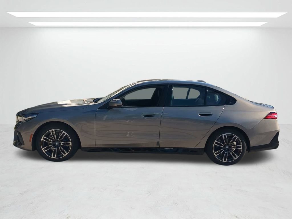 New 2026 BMW 530i xDrive w/ M Sport Package AWD/4WD image 7