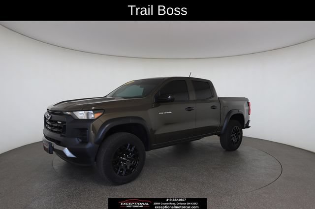 Used 2024 Chevrolet Colorado Trail Boss w/ Technology Package AWD/4WD image 3