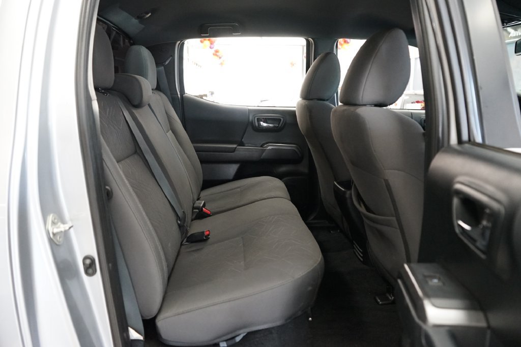 Used 2018 Toyota Tacoma TRD Off-Road w/ Technology Package AWD/4WD image 13