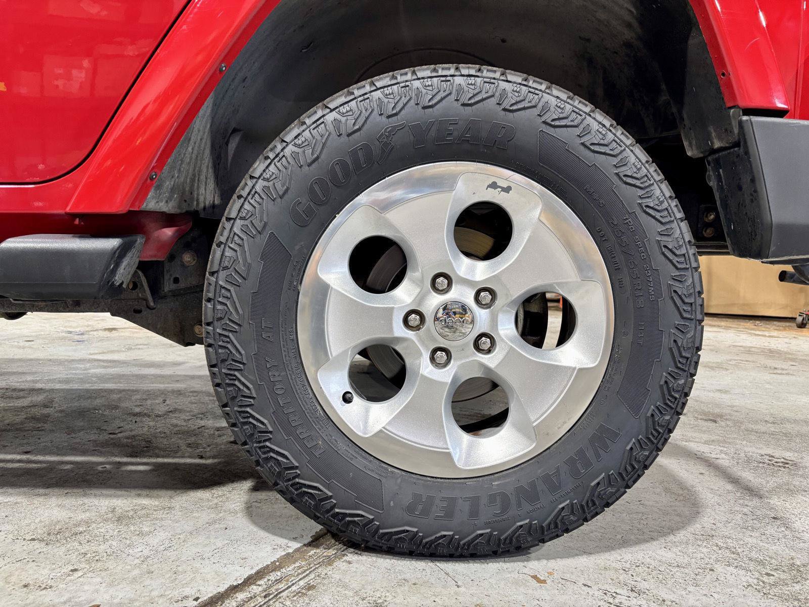 Used 2013 Jeep Wrangler Unlimited Sahara AWD/4WD image 29